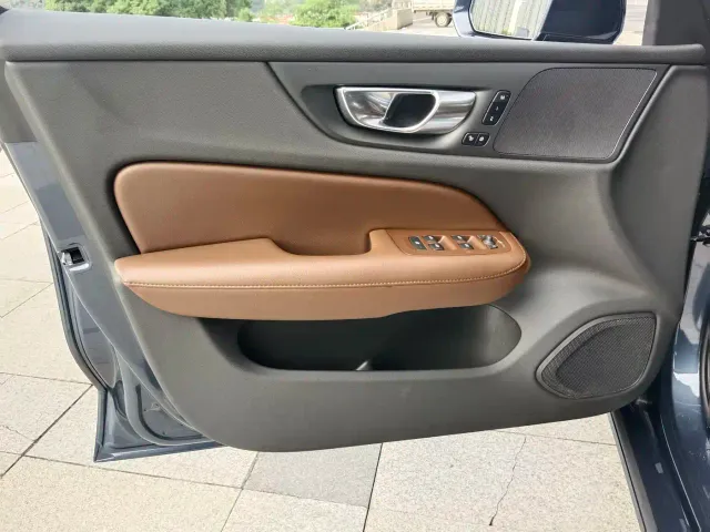 Volvo S60 — Фото автомобиля 14