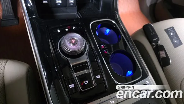 Kia Carnival Generation 4 — Фото автомобиля 12