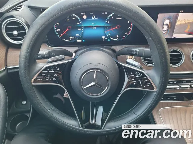 Mercedes-Benz E-Class — Фото автомобиля 19