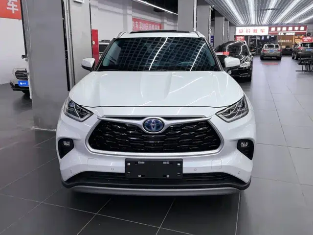 Toyota Highlander — Фото автомобиля 2