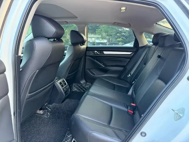 Honda Accord — Фото автомобиля 6