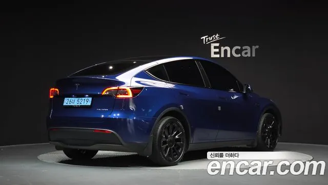 Tesla Model Y — Фото автомобиля 2