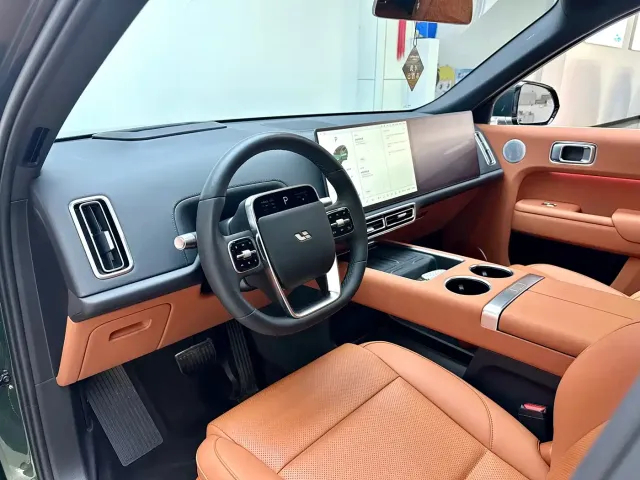 Li Auto L9 — Фото автомобиля 8