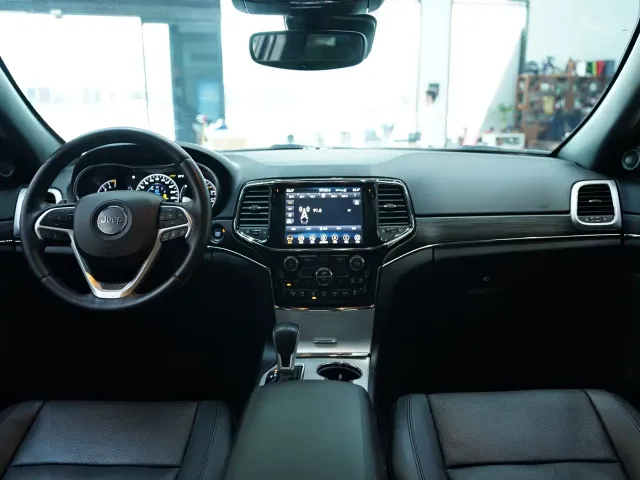 Jeep Grand Cherokee — Фото автомобиля 6