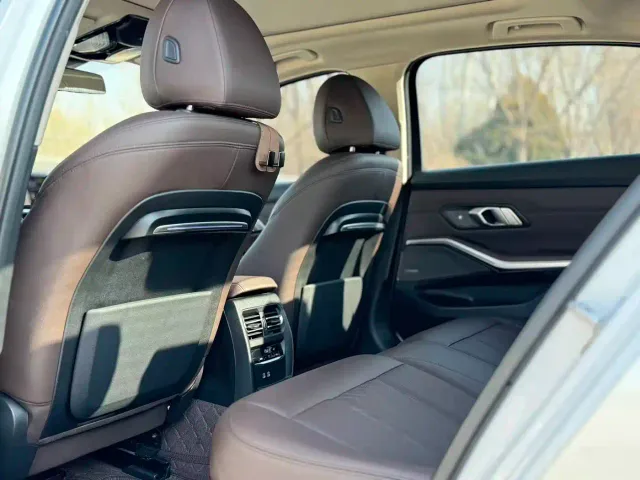 BMW 3 Series — Фото автомобиля 6