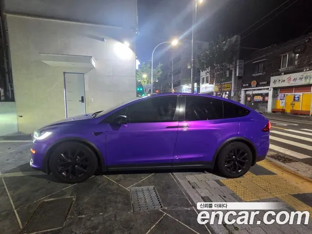 Tesla Model X — Фото автомобиля 7