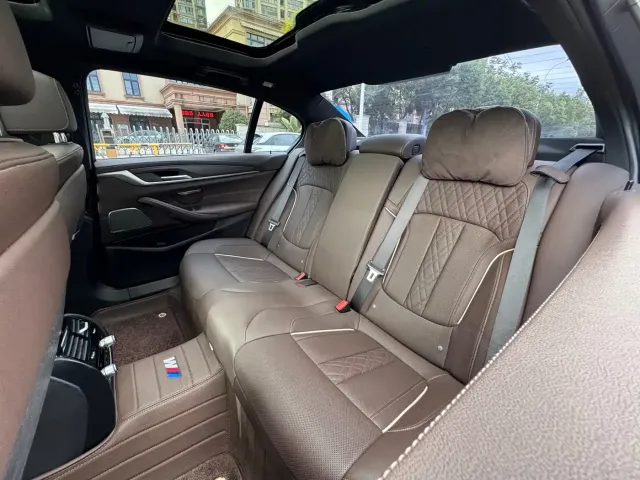 BMW BMW 5 Series 2022 530Li Exclusive M Sport Package — Фото автомобиля 15