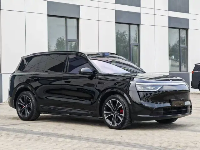 Aito M8 — Фото автомобиля 3