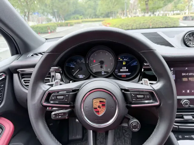 Porsche Macan — Фото автомобиля 8