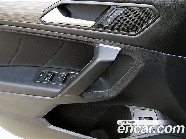 Volkswagen Tiguan — Фото автомобиля 12