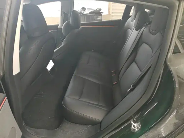 Tesla Model 3 — Фото автомобиля 16