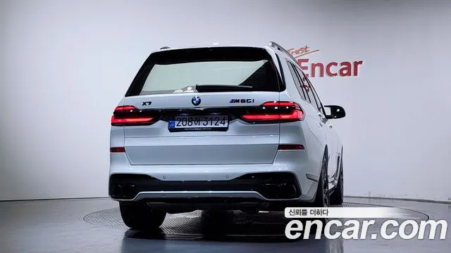 BMW X7 M60i xDrive M Sport 6 мест — Фото автомобиля 4