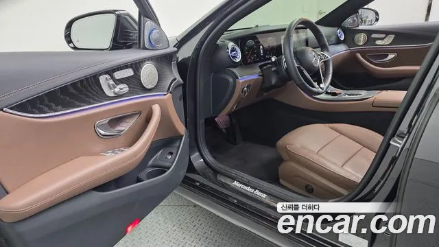 Mercedes-Benz E-Class — Фото автомобиля 9