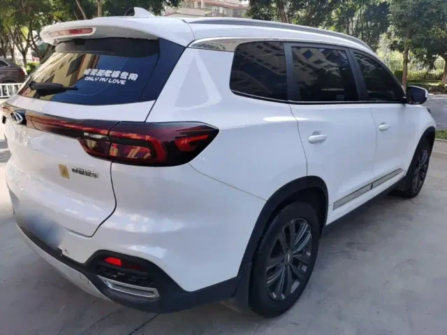 Chery Tiggo 8 — Фото автомобиля 6