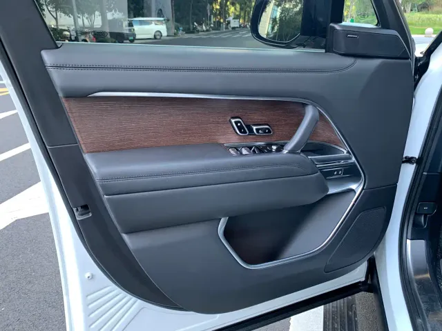 Land Rover Range Rover — Фото автомобиля 8