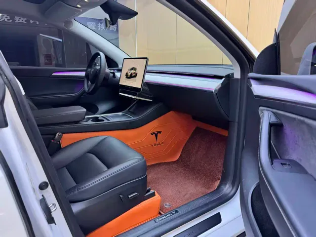 Tesla Model Y — Фото автомобиля 10