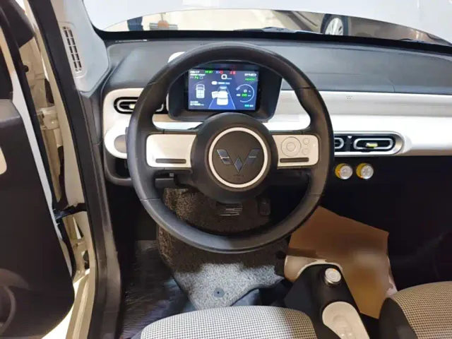 Wuling Hongguang Mini EV — Фото автомобиля 10
