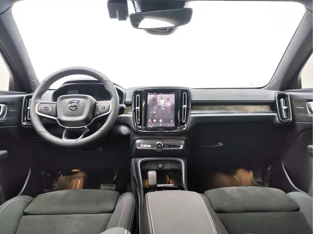 Volvo C40 — Фото автомобиля 5