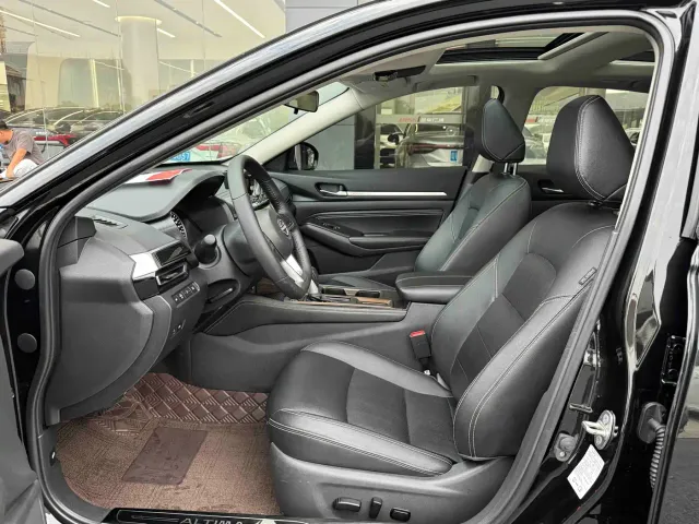 Nissan Teana — Фото автомобиля 4