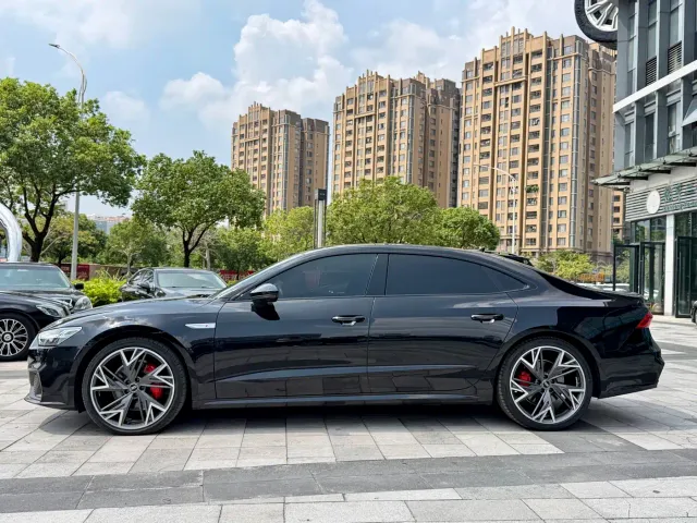Audi A7L — Фото автомобиля 4