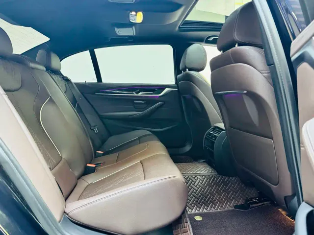 BMW 5 Series — Фото автомобиля 13
