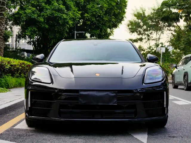 Porsche Panamera — Фото автомобиля 2