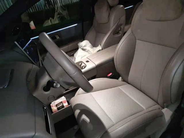 Li Auto i6 — Фото автомобиля 11