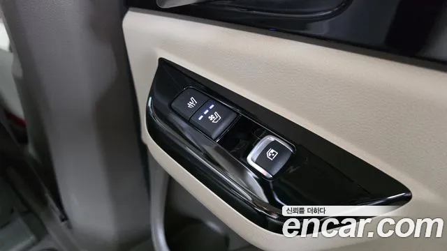 Kia Carnival Generation 4 — Фото автомобиля 18