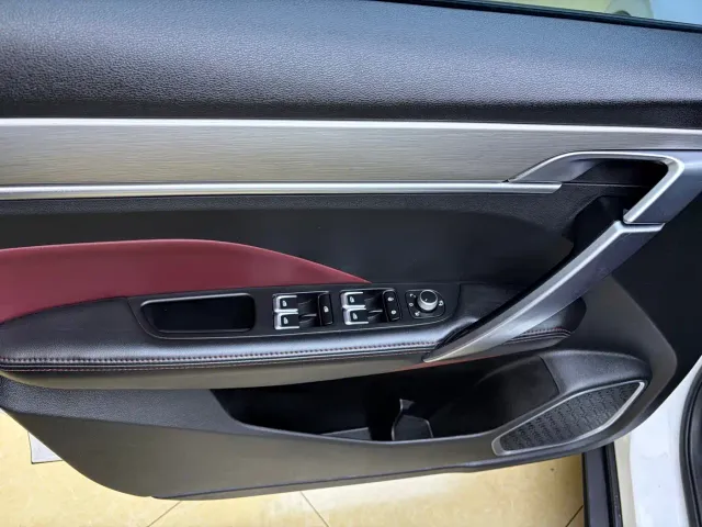 Geely Binyue — Фото автомобиля 14