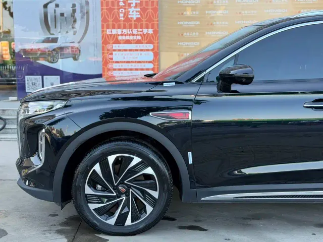 Hongqi HS7 PHEV — Фото автомобиля 23