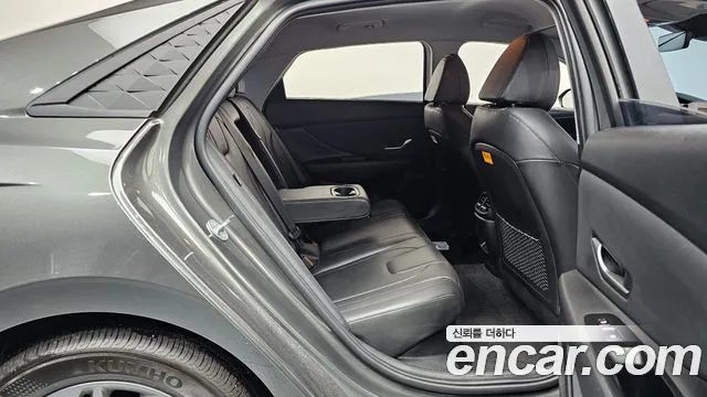Hyundai Avante CN7 — Фото автомобиля 17