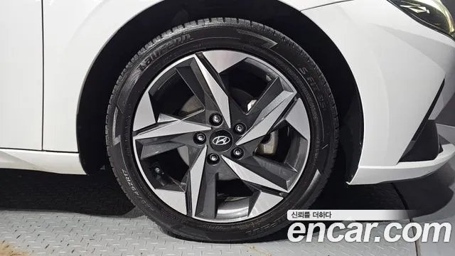 Hyundai Avante CN7 — Фото автомобиля 6