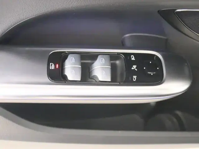 Mercedes-Benz C-Class — Фото автомобиля 11