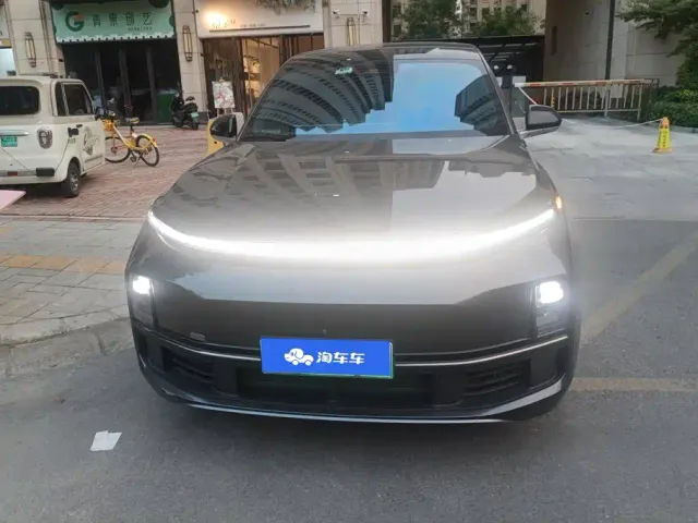 Li Auto L8 — Фото автомобиля 2