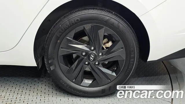 Hyundai Avante CN7 — Фото автомобиля 6
