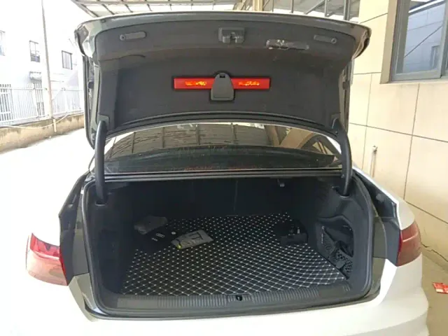 Audi A4L — Фото автомобиля 18