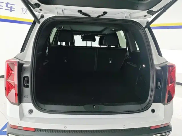 GAC Trumpchi GS8 — Фото автомобиля 4