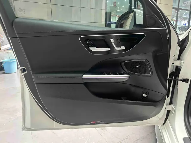 Mercedes-Benz C-Class — Фото автомобиля 4
