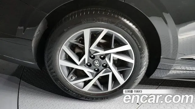 Hyundai Grandeur Grandeur (GN7) 2.5 Бензин 2WD — Фото автомобиля 5