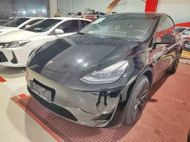 Фотография автомобиля — Tesla Model Y