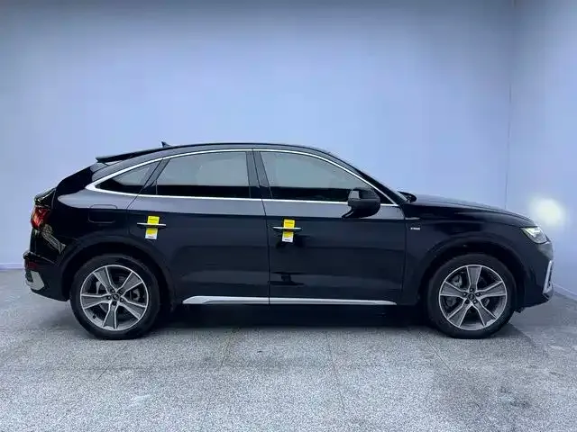 Audi Q5L Sportback — Фото автомобиля 3