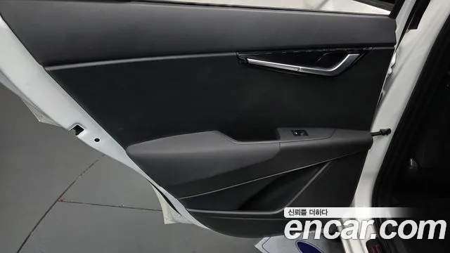 Kia Niro — Фото автомобиля 14