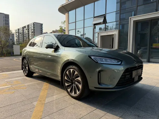 Aito M5 — Фото автомобиля 3