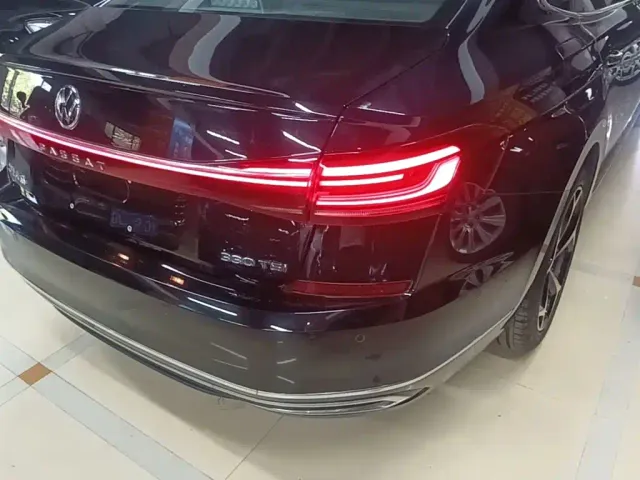 Volkswagen Passat — Фото автомобиля 7