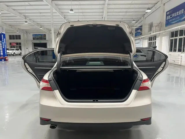 Toyota Camry — Фото автомобиля 16