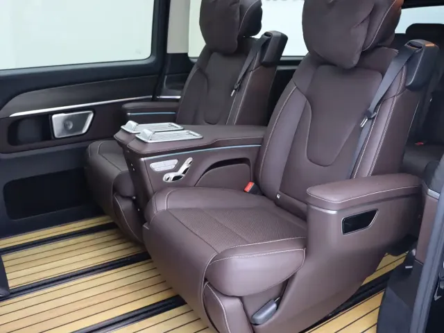 Mercedes-Benz V-Class — Фото автомобиля 16