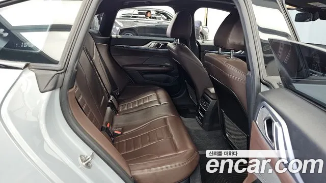 BMW i4 — Фото автомобиля 18