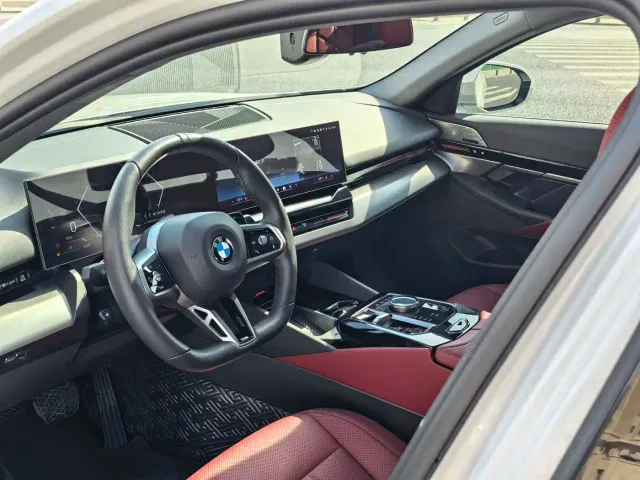 BMW 5 Series — Фото автомобиля 6