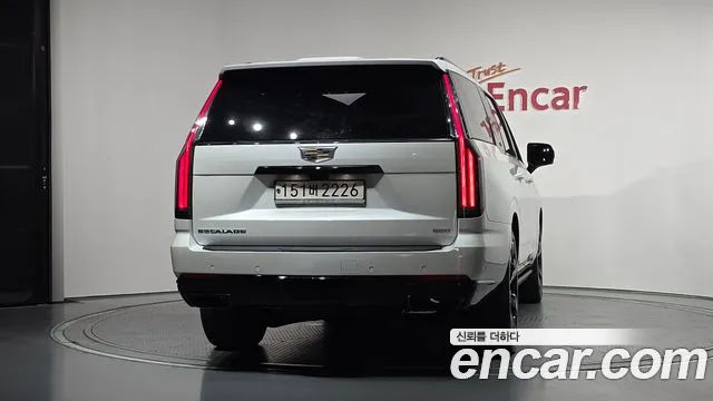 Cadillac Escalade Generation 5 — Фото автомобиля 4