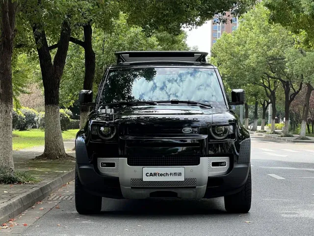 Land Rover Defender — Фото автомобиля 2